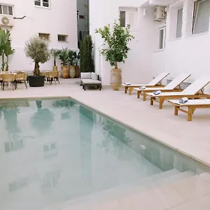 https://apartamentos-buendia-suites-centro.1costadelsol.com