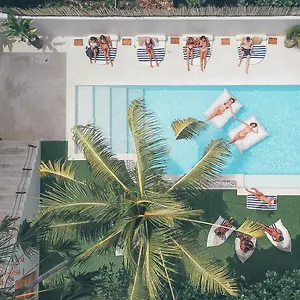 https://arya-wellness-retreat.ubudhotelsnow.com
